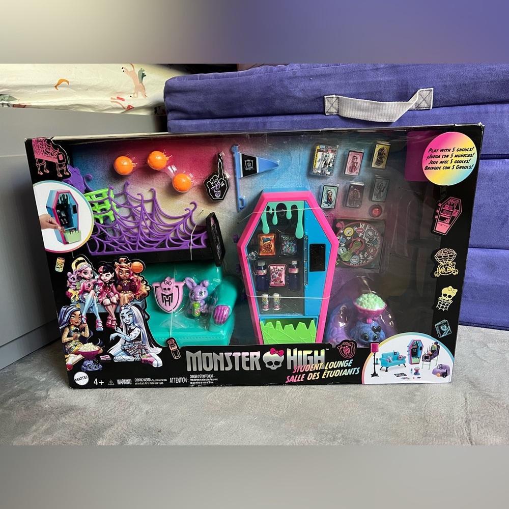 Monster High Playset, Student Lounge New In Box